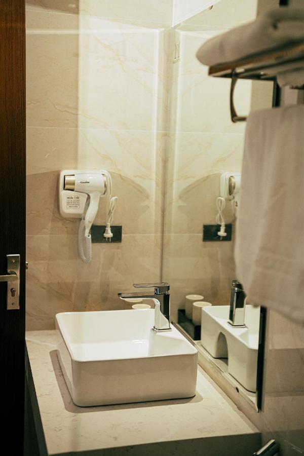 Milan Hotel Ninh Binh Esterno foto