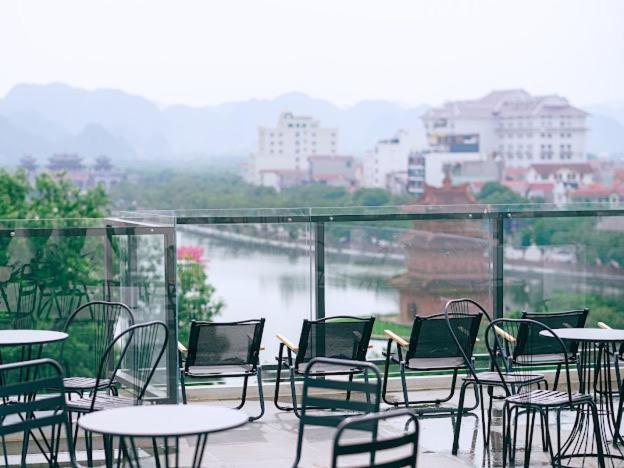 Milan Hotel Ninh Binh Esterno foto